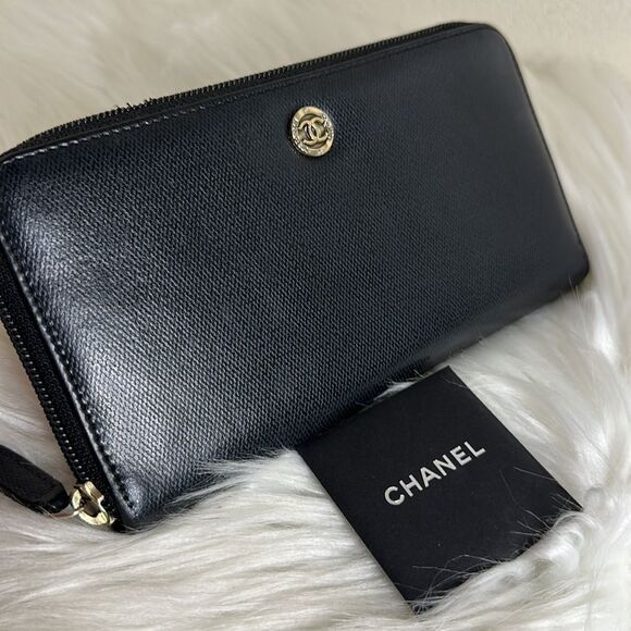 💯Authentic Chanel Leather Zipped Around Long Wallet 🍀 - Picture 5 of 14